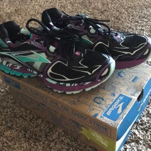 New!  Women’s Brooks running shoes